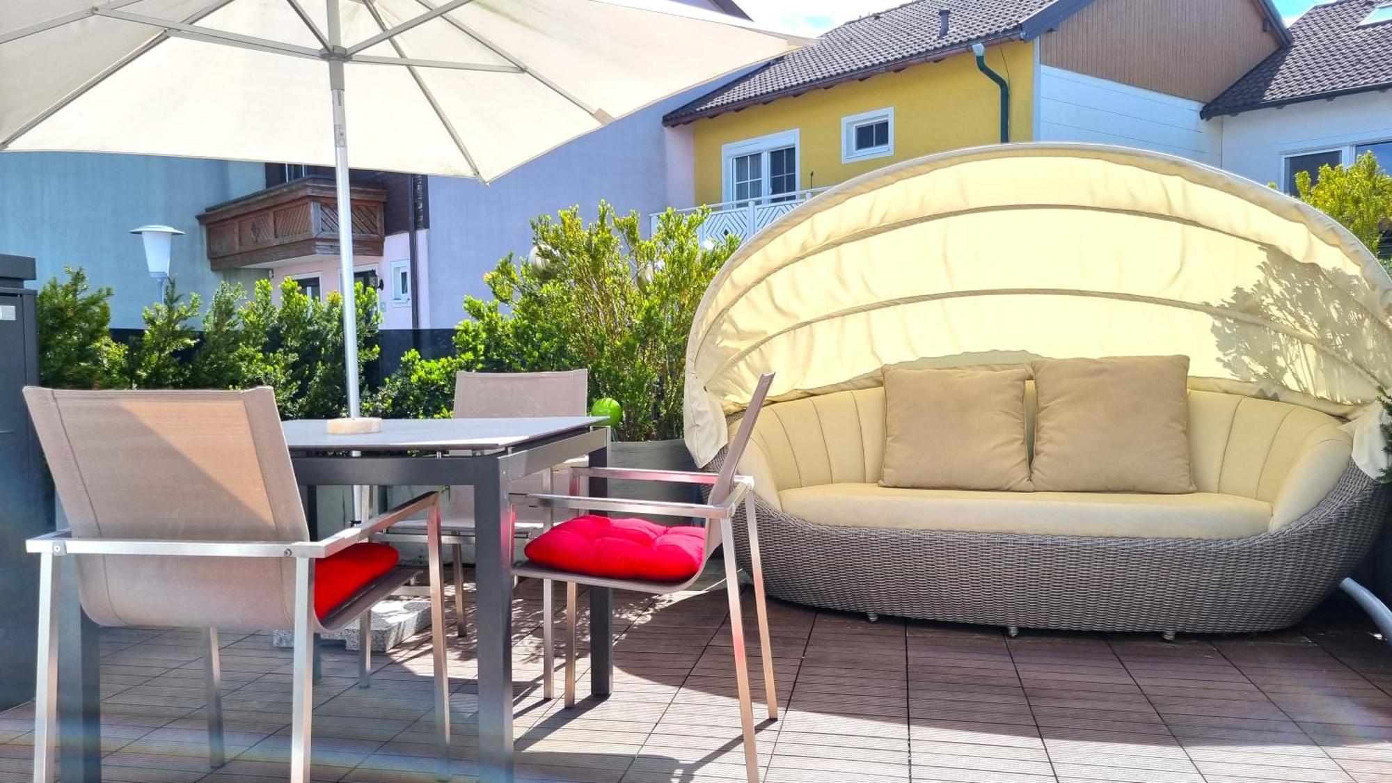 Haus Am Weinberg Daire Seekirchen am Wallersee Dış mekan fotoğraf